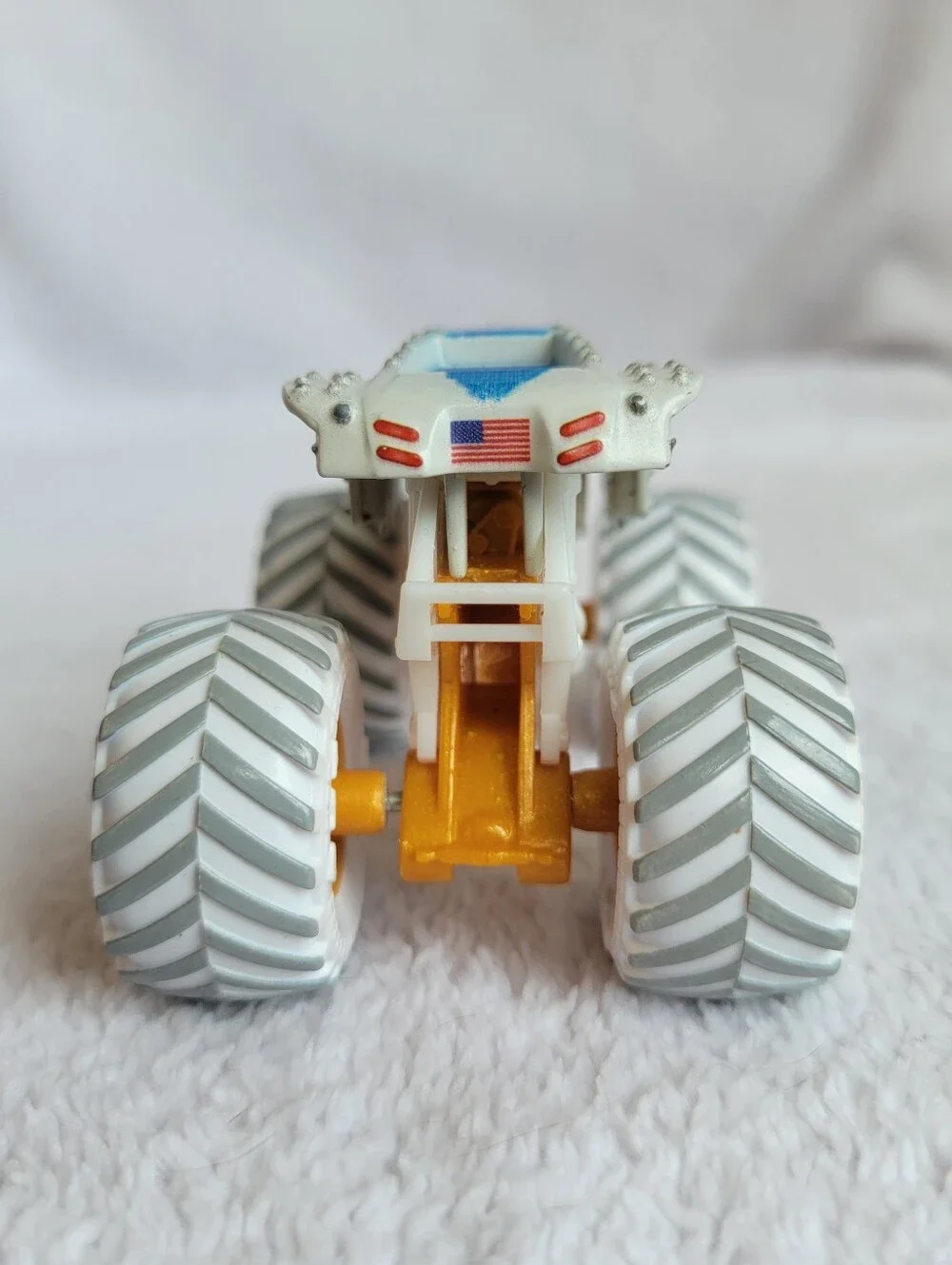 Monster Jam Gears & Galaxies Max-D Ice 1:64 Die-Cast Truck Spin Master-2021